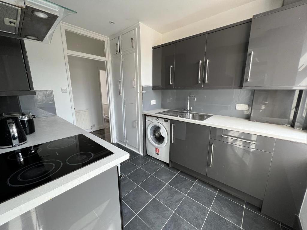 Bright&spacious 2 bedroom apartment Sutton  Exterior foto